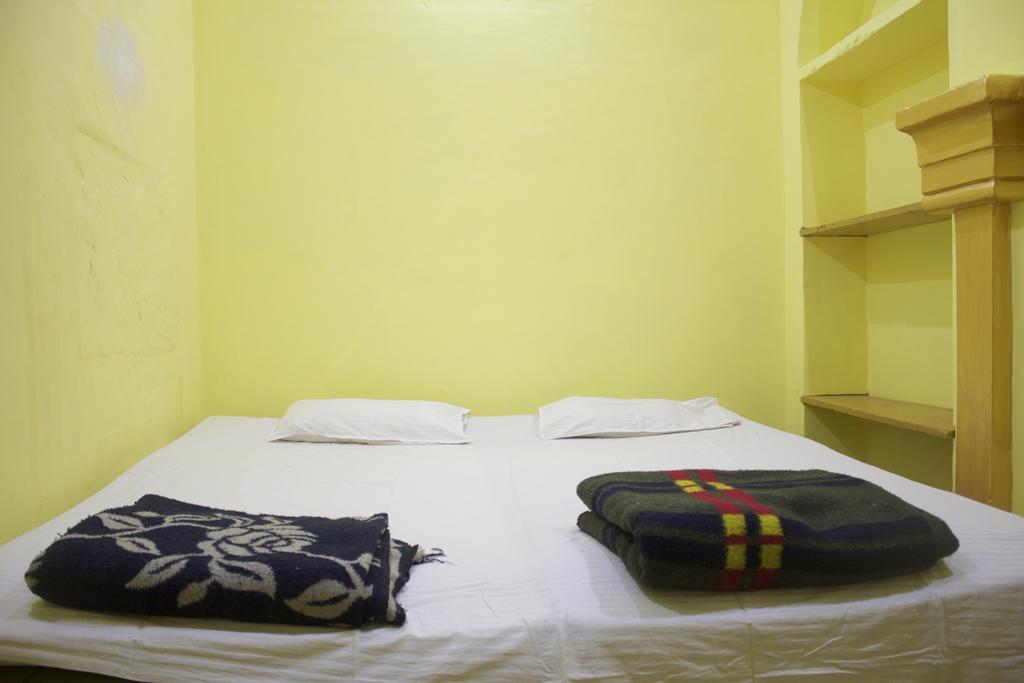 Yogi Lodge Βαρανάσι Εξωτερικό φωτογραφία
