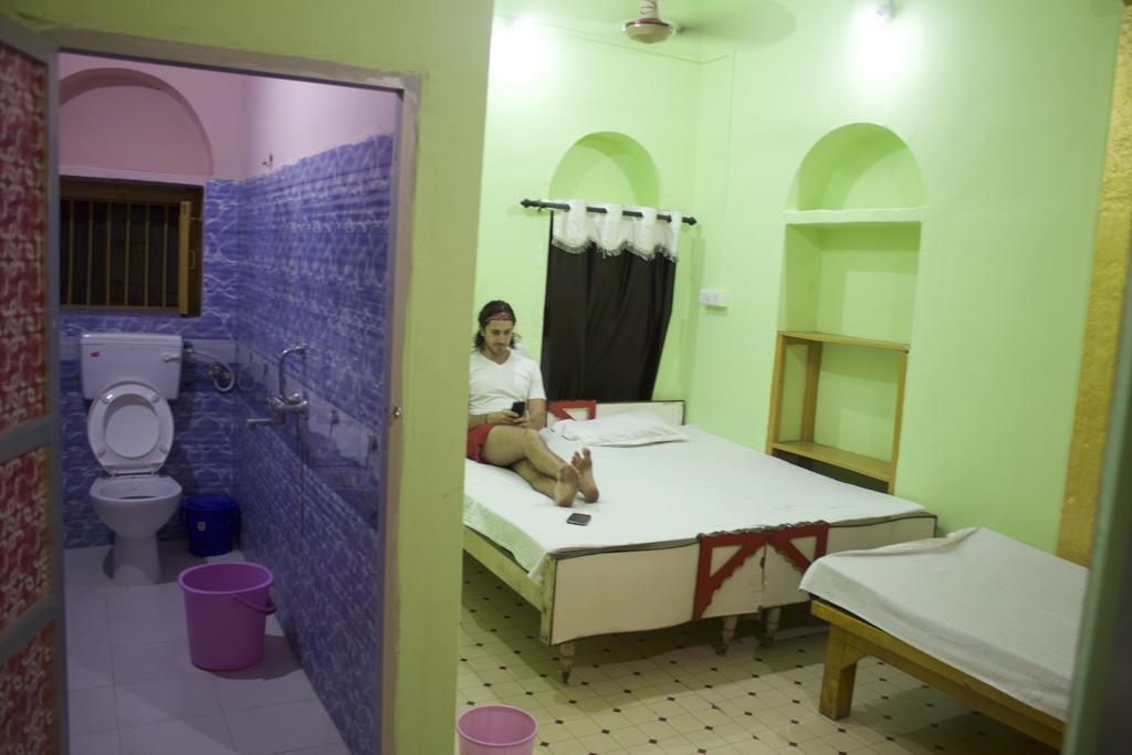 Yogi Lodge Βαρανάσι Εξωτερικό φωτογραφία