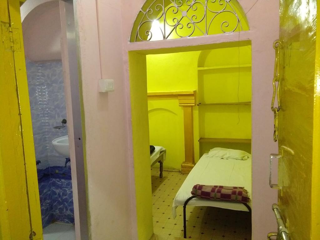 Yogi Lodge Βαρανάσι Εξωτερικό φωτογραφία