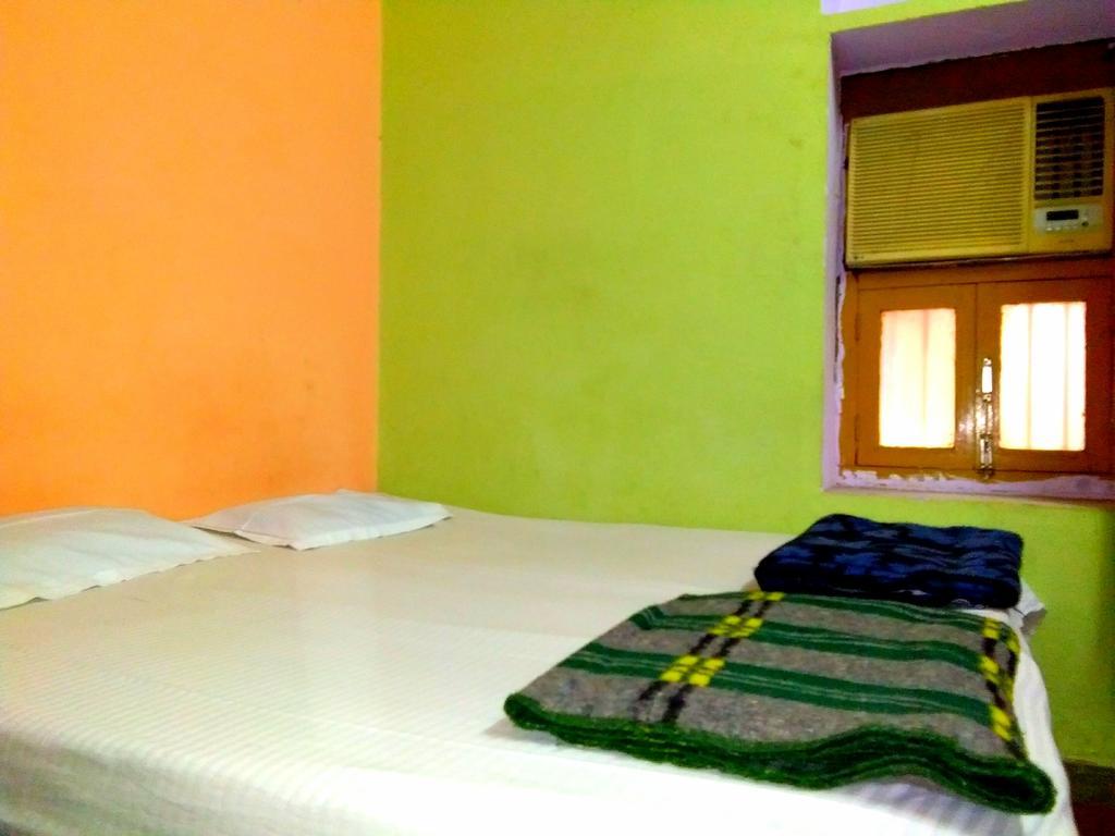 Yogi Lodge Βαρανάσι Εξωτερικό φωτογραφία
