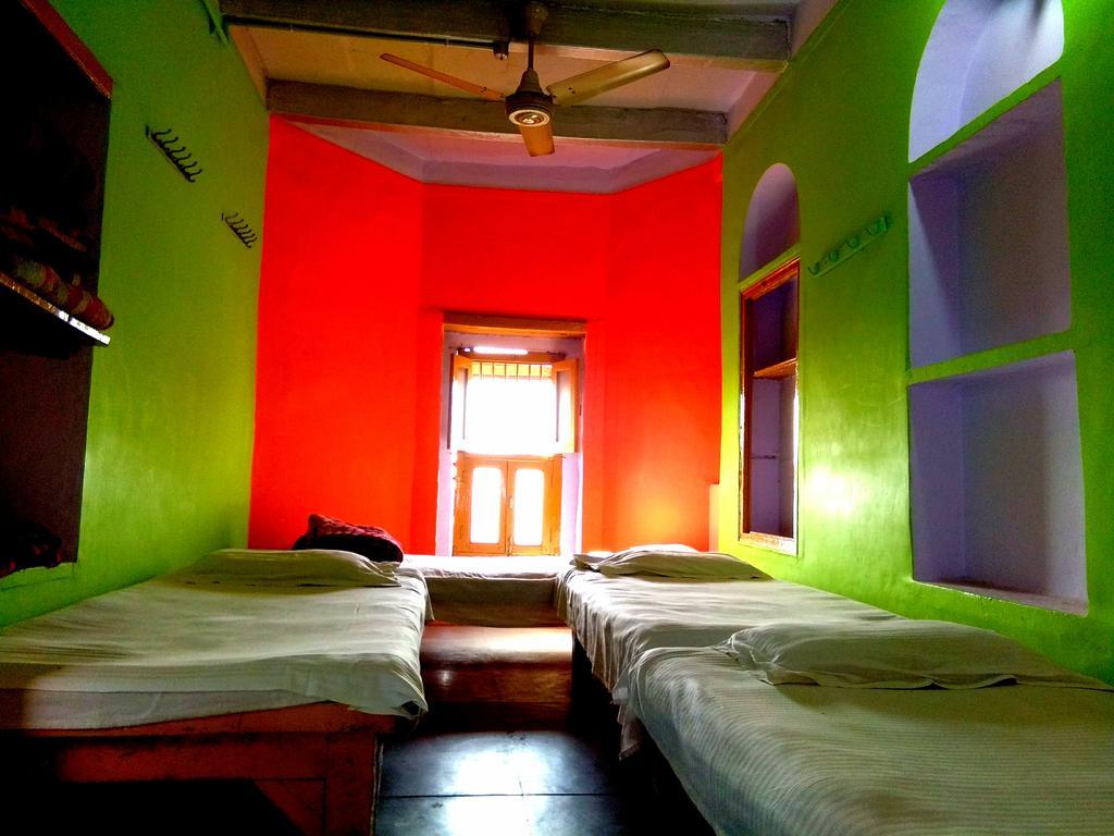Yogi Lodge Βαρανάσι Εξωτερικό φωτογραφία